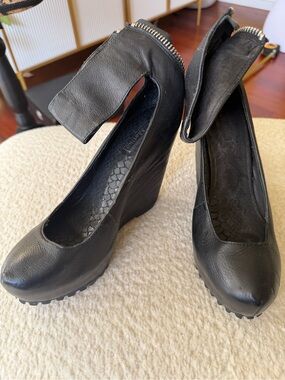 Matiko Black Leather Wedge Wedges with Ankle Zip Detail